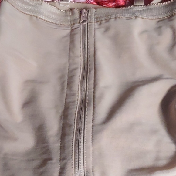 Post-Op Girdle - Picture 5 of 8